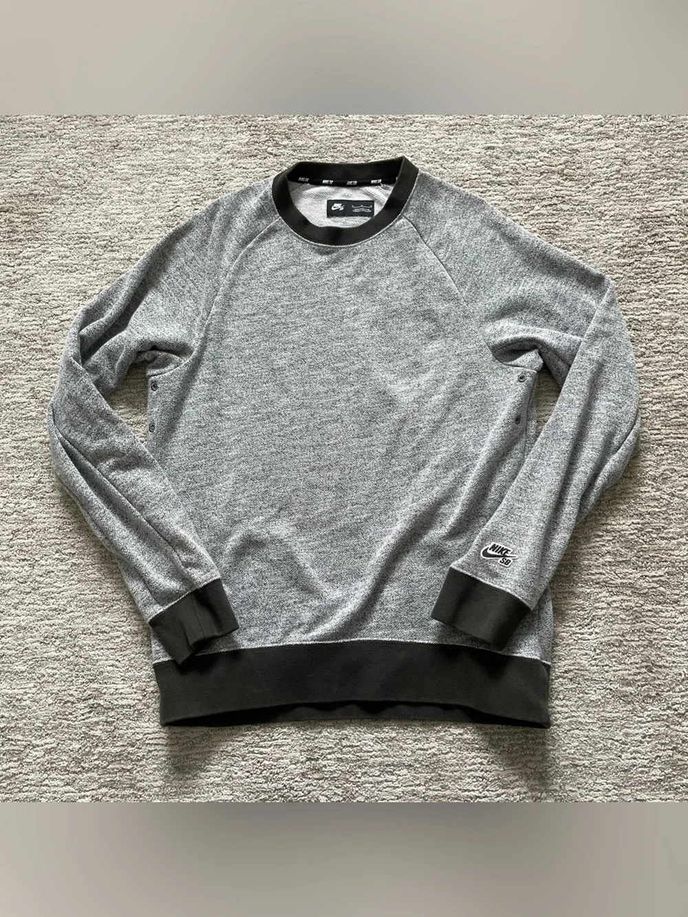Nike SB Everett Long Sleeve Knit Sweatshirt Mens Size Medium Green Gray Crewneck