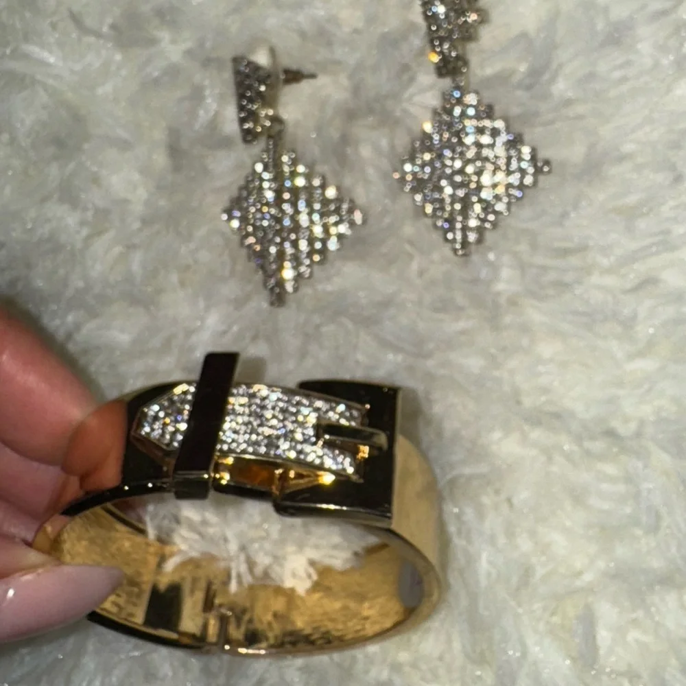 N/A gold snap