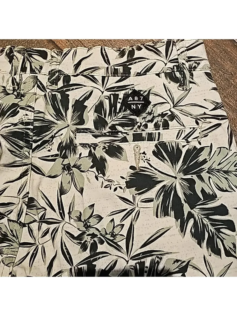 Aero mens palm shorts. Size 30