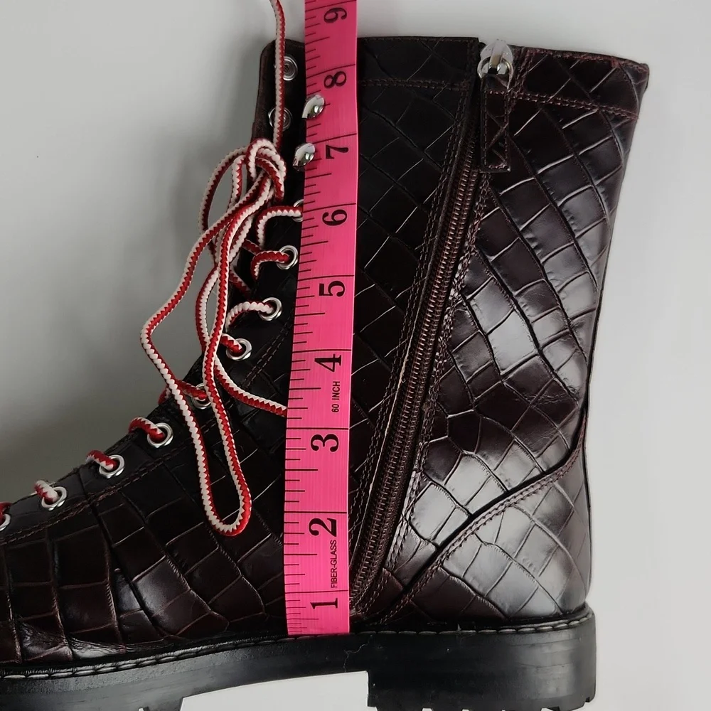 J. Crew makes excellent conditon