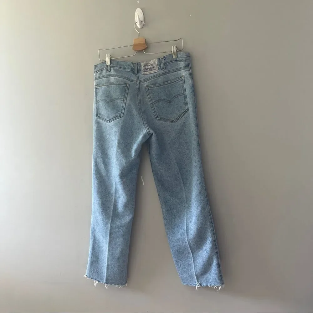 Vintage 80s 90s Levi’s White Tab Relaxed Fit Jeans Acid Wash Tapered Leg Size 34