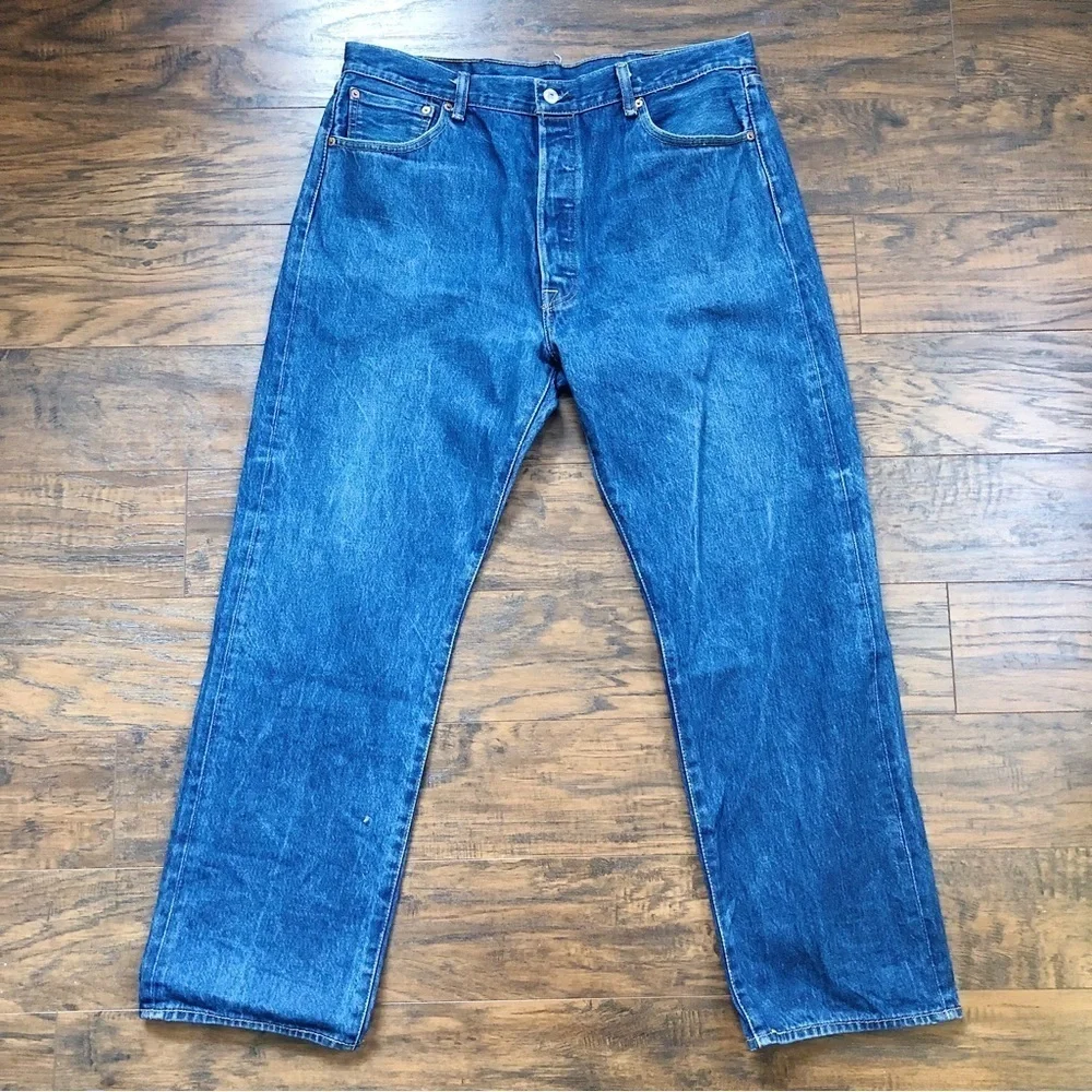 Levi’s • 501 Original Shrink To Fit jeans mid rise straight leg rigid denim