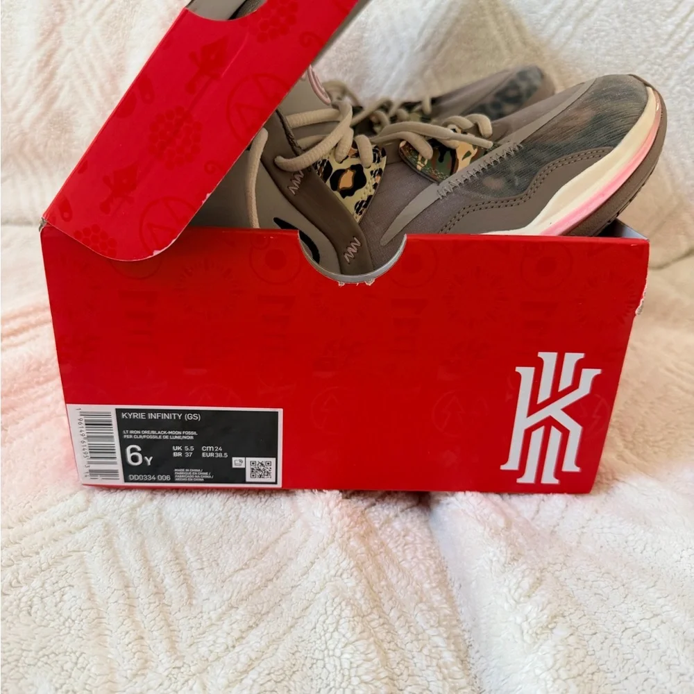 Nike never worn