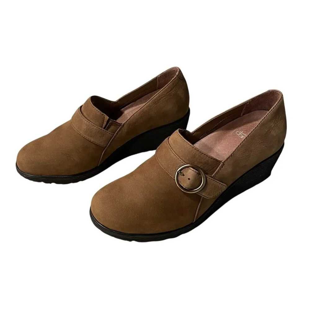 Dansko Clio Wedge Shoes Womens EU 39 US 8.5 Brown Mushroom Nubuck Leather Buckle