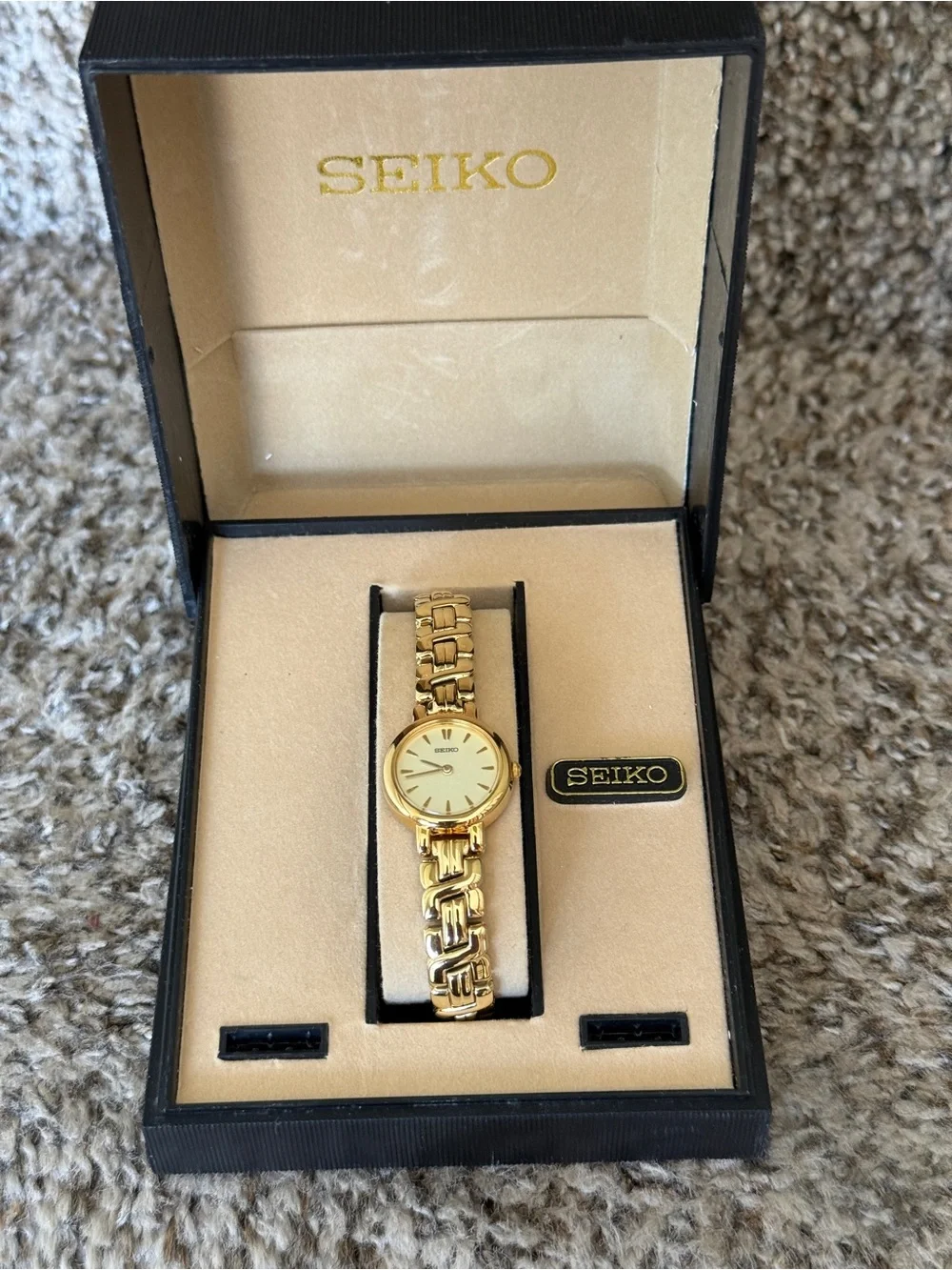 Seiko classic women