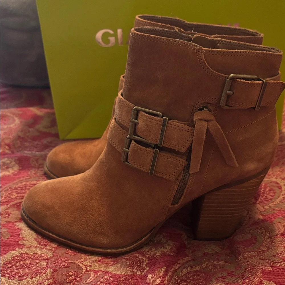 Gianni Bini block feature any