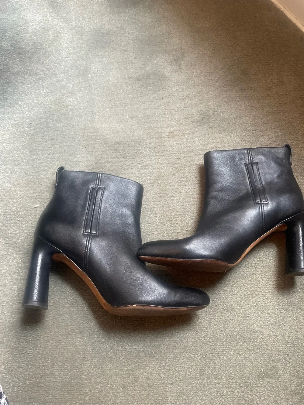 Classic Vince' Black Leather Ankle Boots - Women's Heeled Booties SZ9