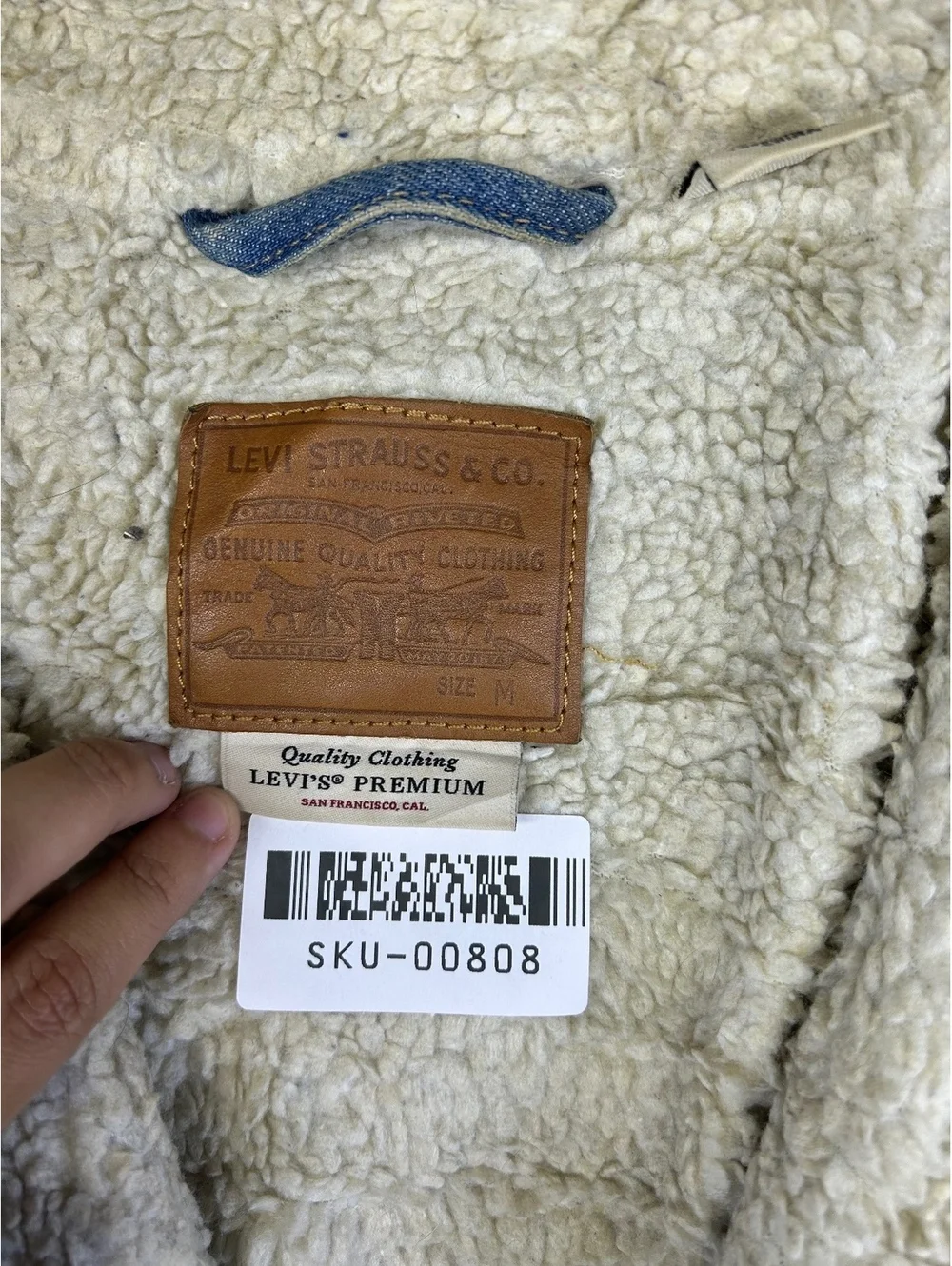 Levis up sherpa noted