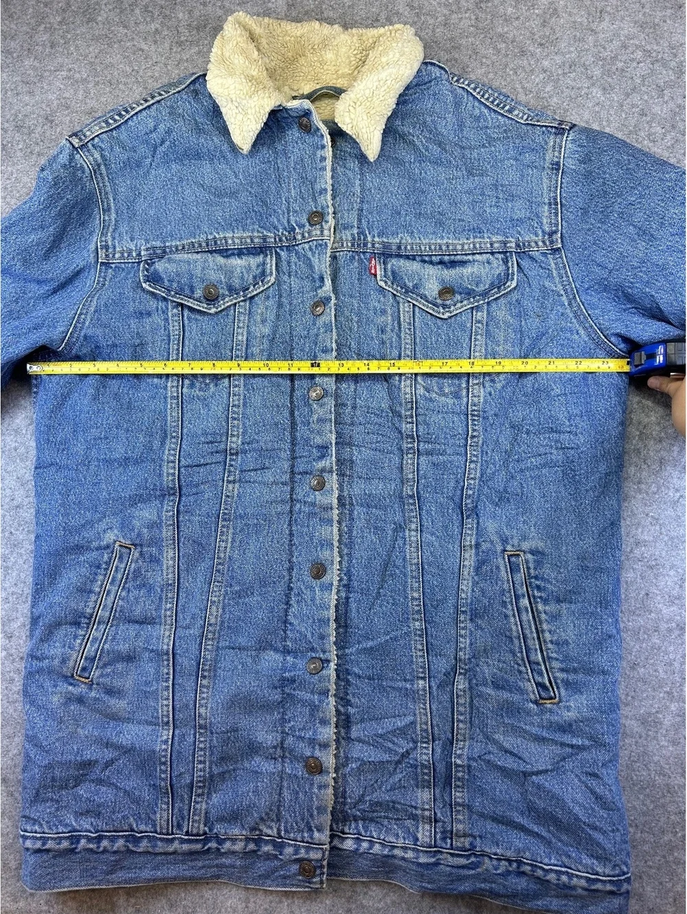 Levis fit details