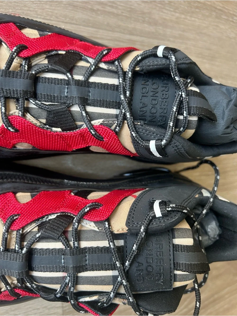 Burberry bold platform