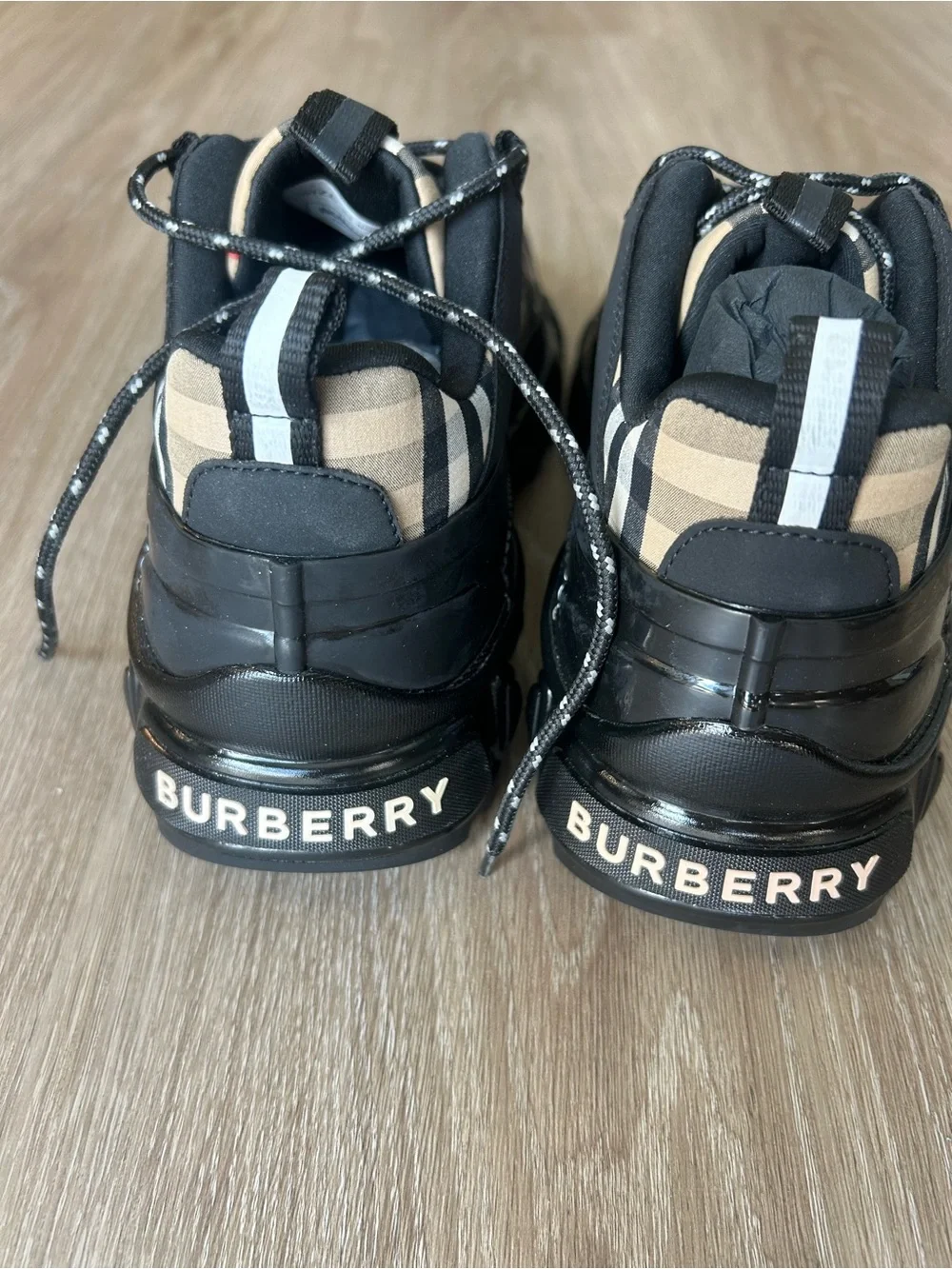 Burberry bold platform