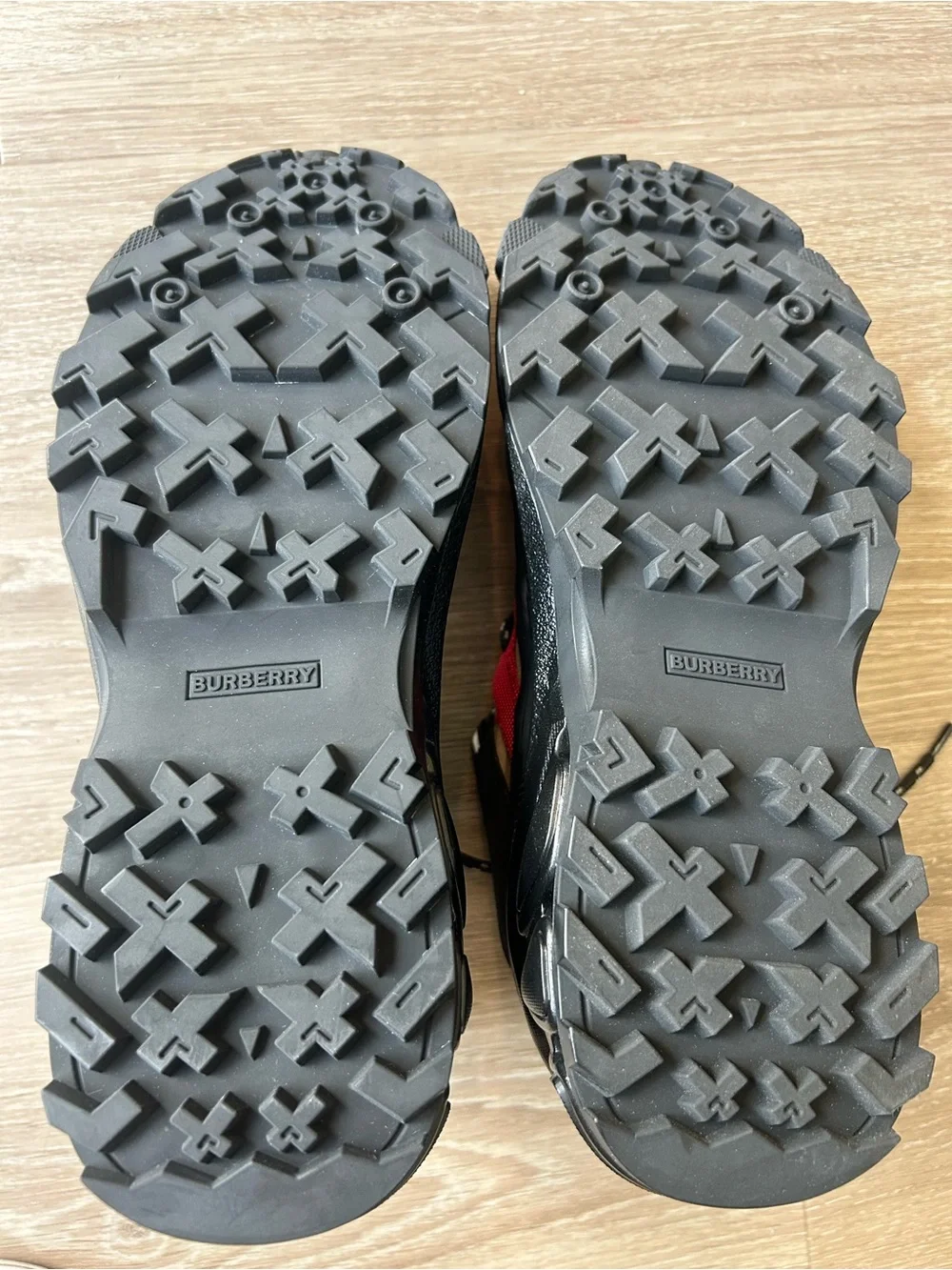 Burberry bold platform
