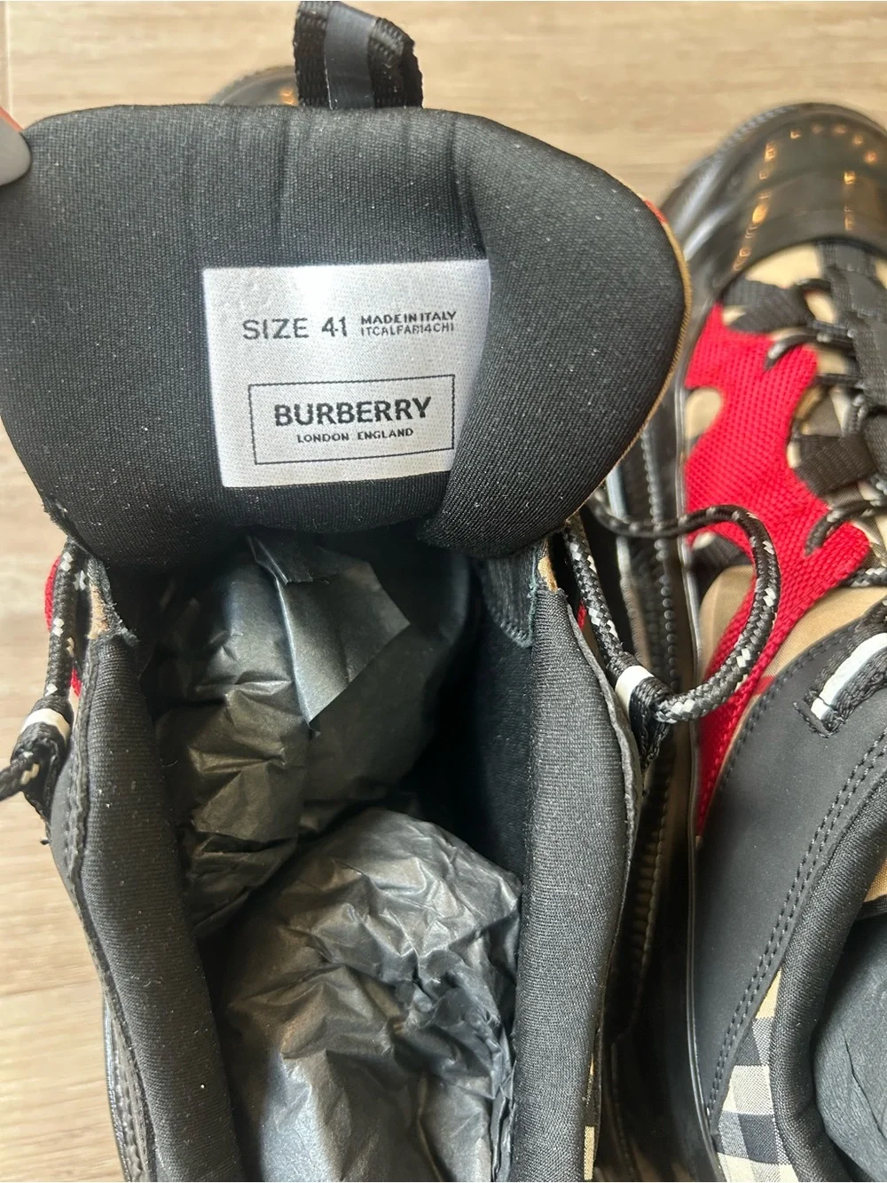 Burberry bold platform
