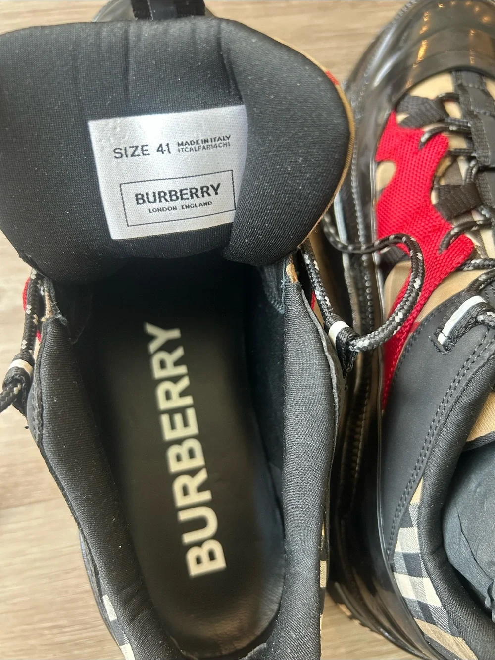 Burberry bold platform