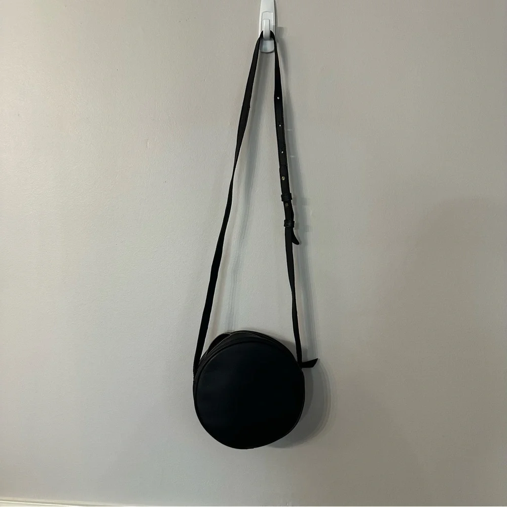 Nisolo Women’s Black Leather Round Zippered Adjustable Crossbody Bag NWOT