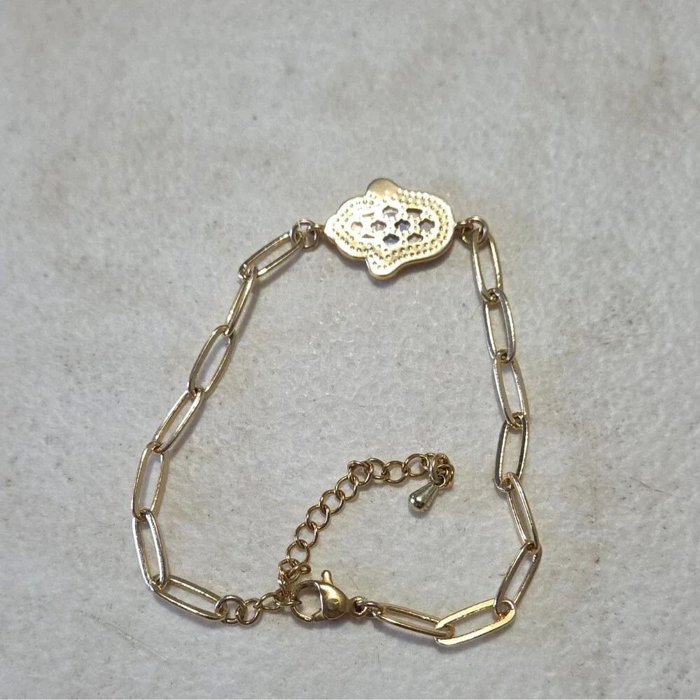 Unbranded gold tone