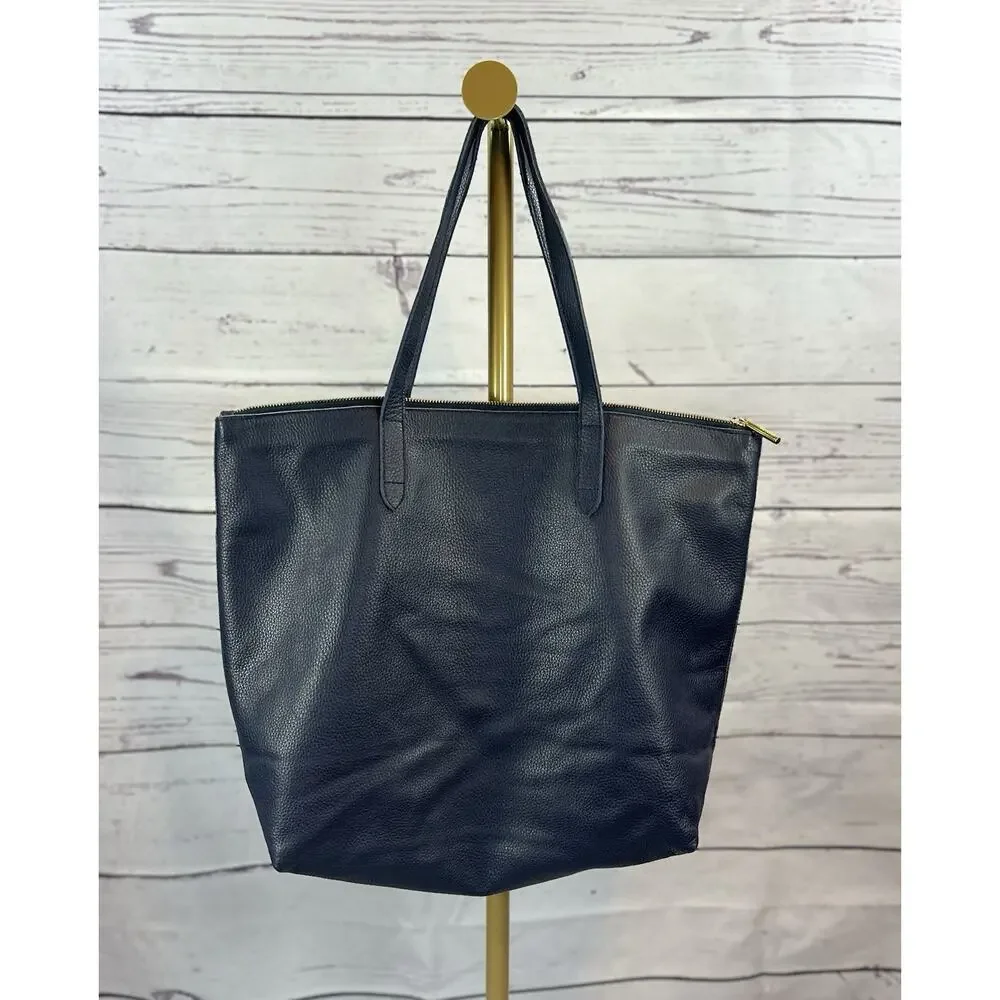 Cuyana classic leather