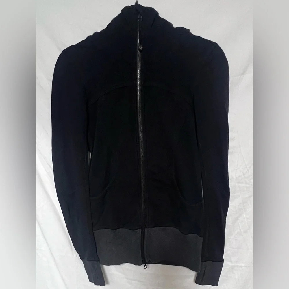 lululemon athletica excellent no