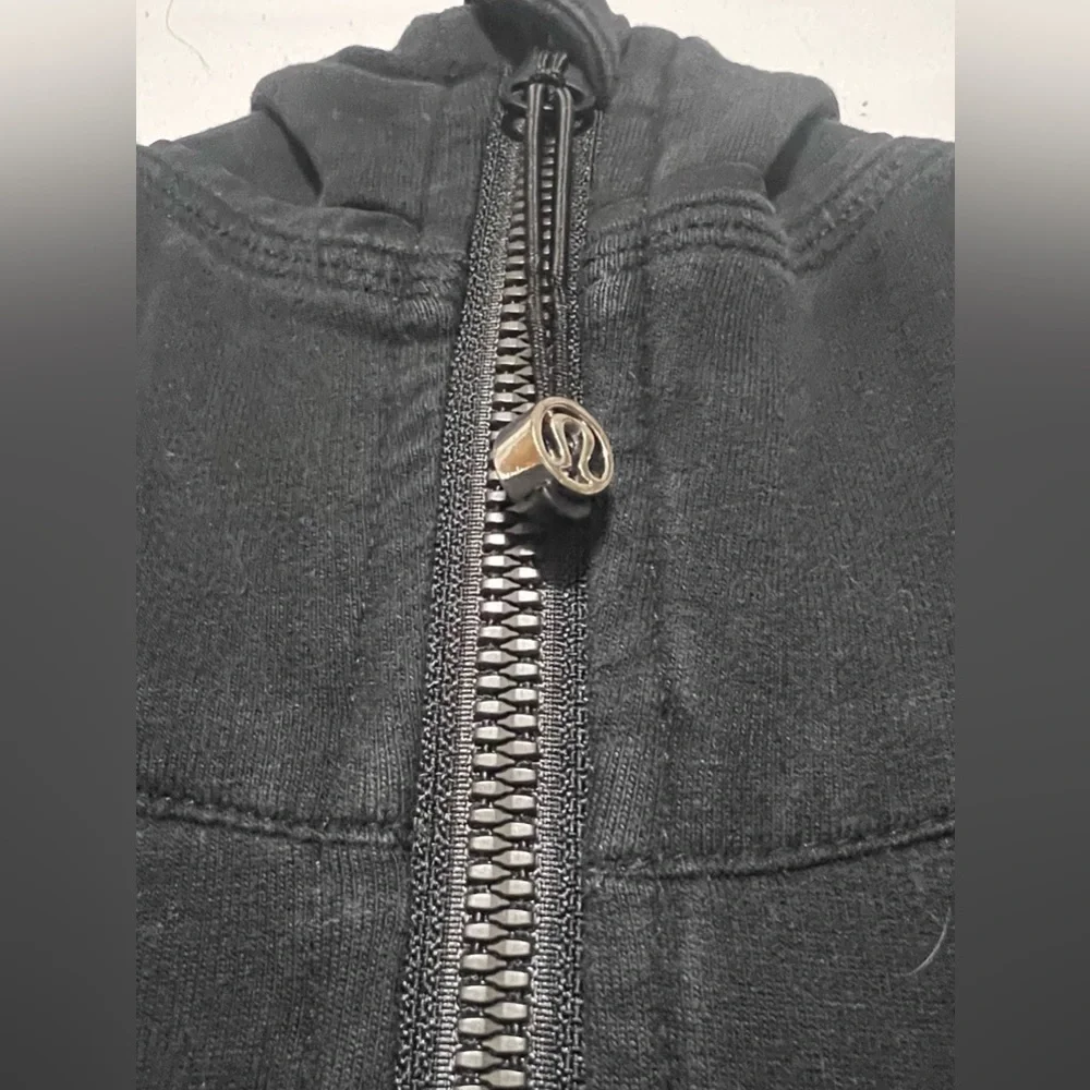 lululemon athletica excellent no