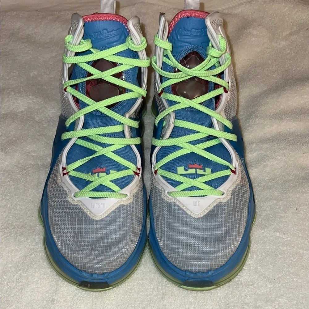 Nike LeBron James Sneakers 19 “Tropical”