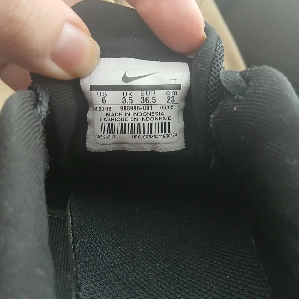 Nike experience lightweight