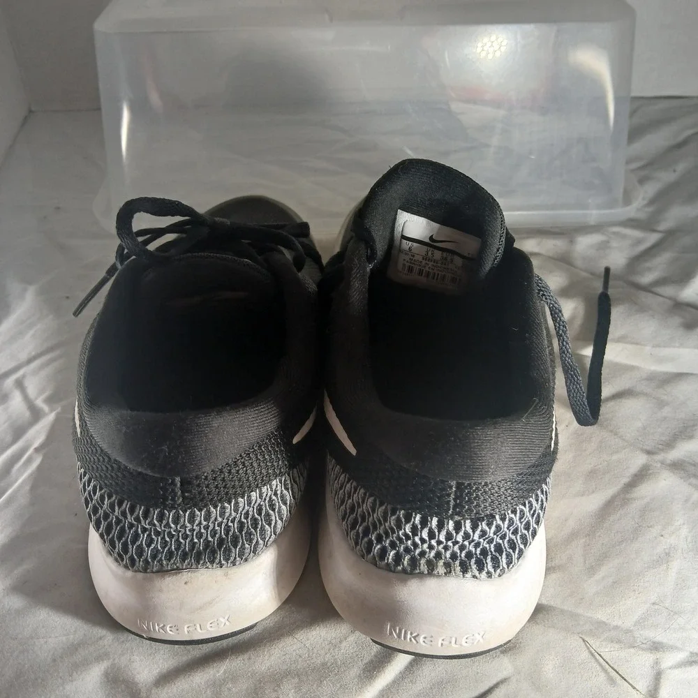 Nike experience lightweight