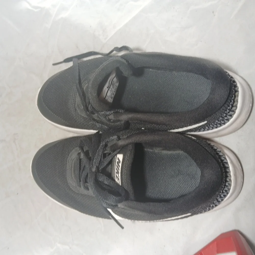 Nike experience lightweight