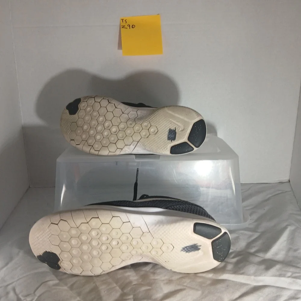 Nike experience lightweight