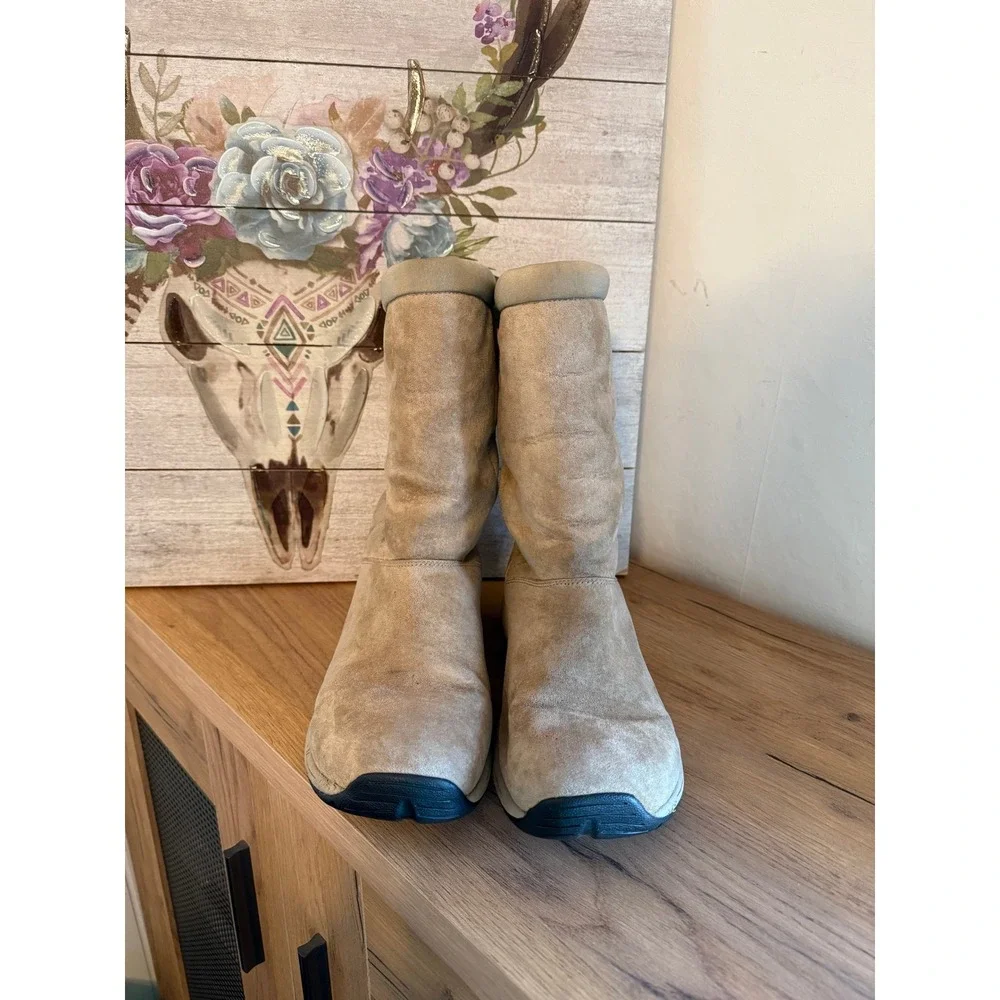 Merrell Womens Waterproof Snow Boots Tan Suede Air Cushioned Insulated Size 10