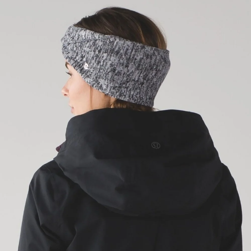 NEW Lululemon Mantra Twist Ear Warmer Heathered Black/ Heathered White