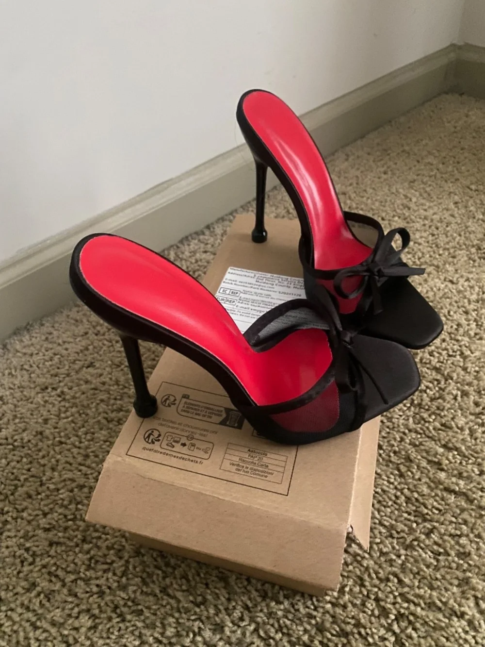 N/A kitten heels