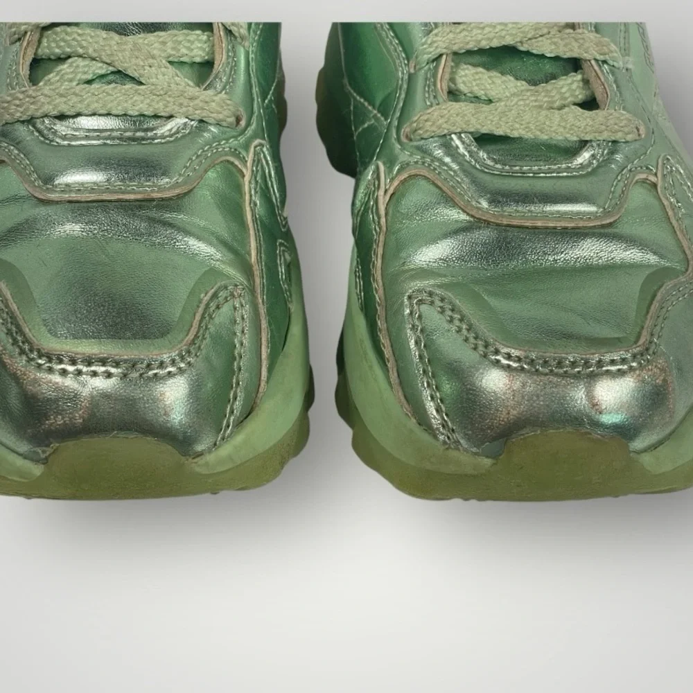 Reebok gently used