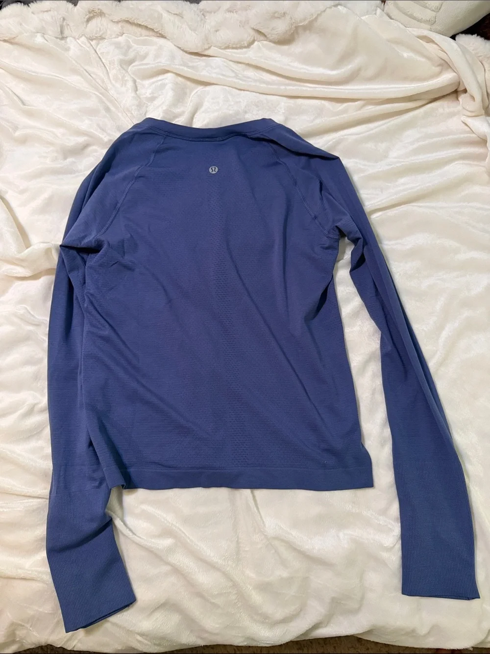 lululemon athletica sleeve subtle