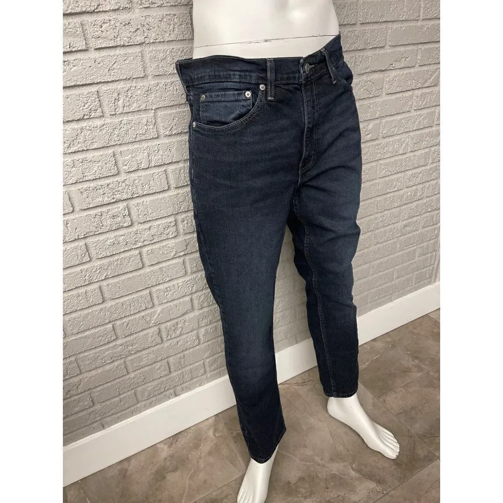 Signature by  Levi Strauss provide same