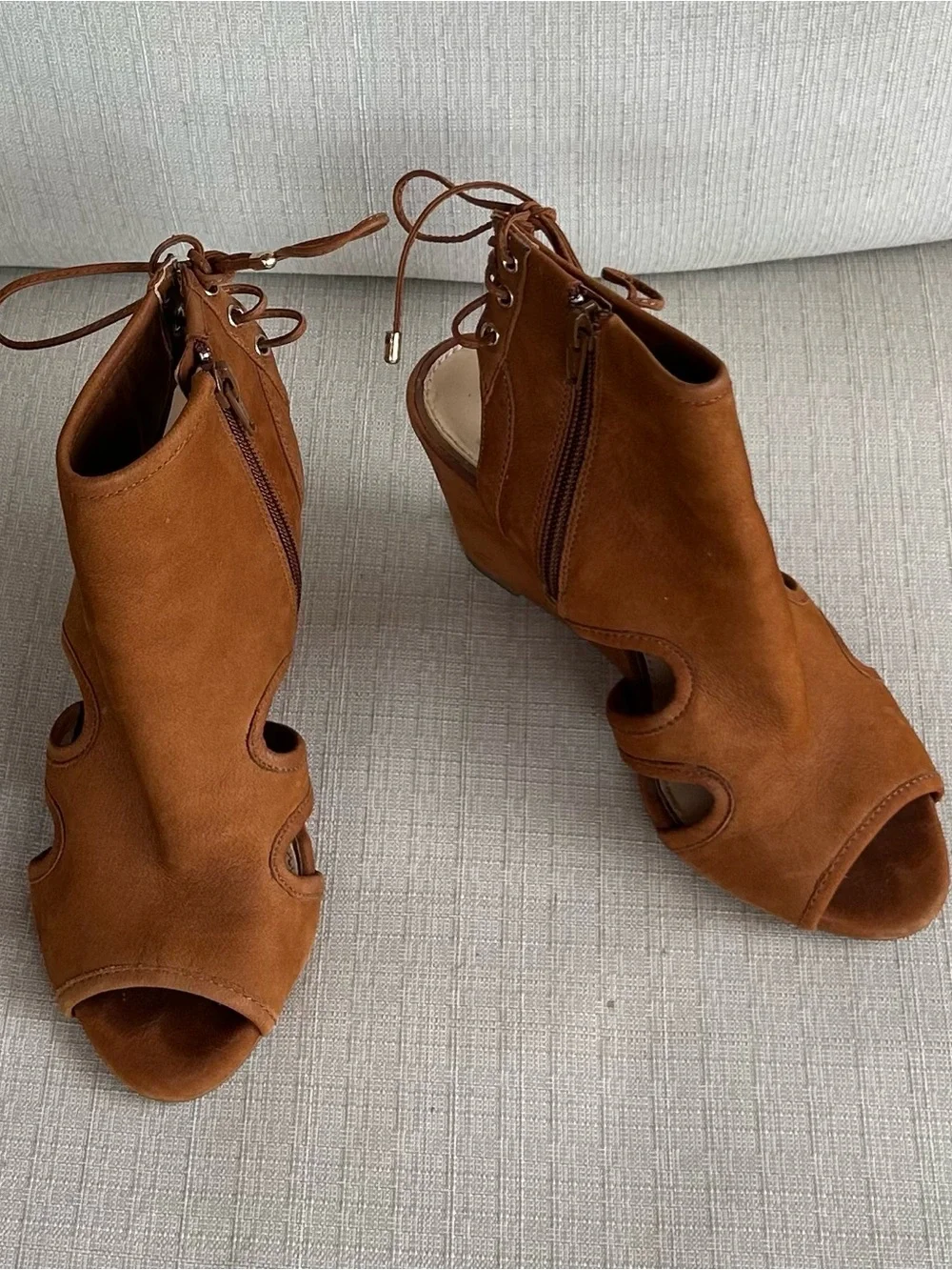 Gianni Bini suede lace
