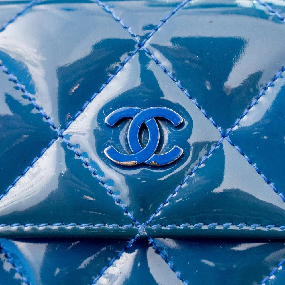 CHANEL authentic compact