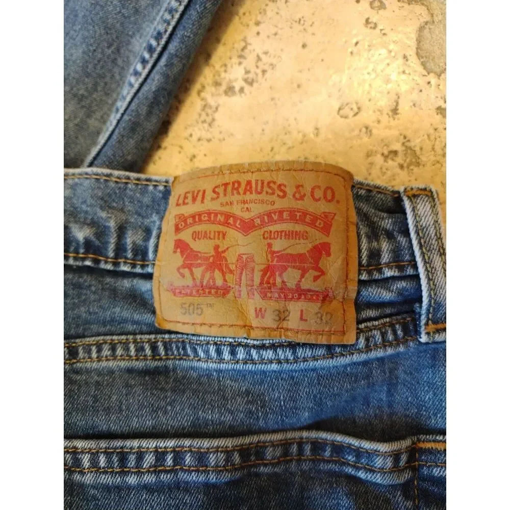 Levis elevate your