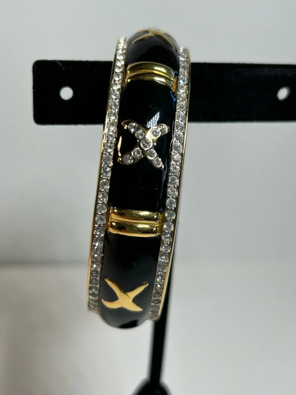 N/A elegant black