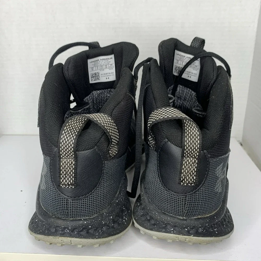 Under Armour 3026735 hiking