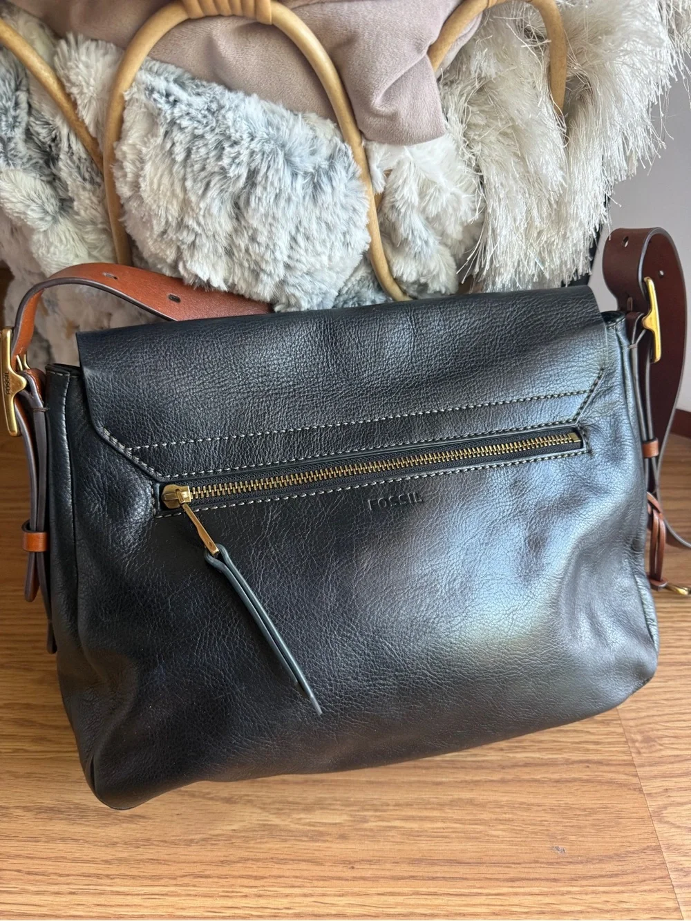 Fossil black soft