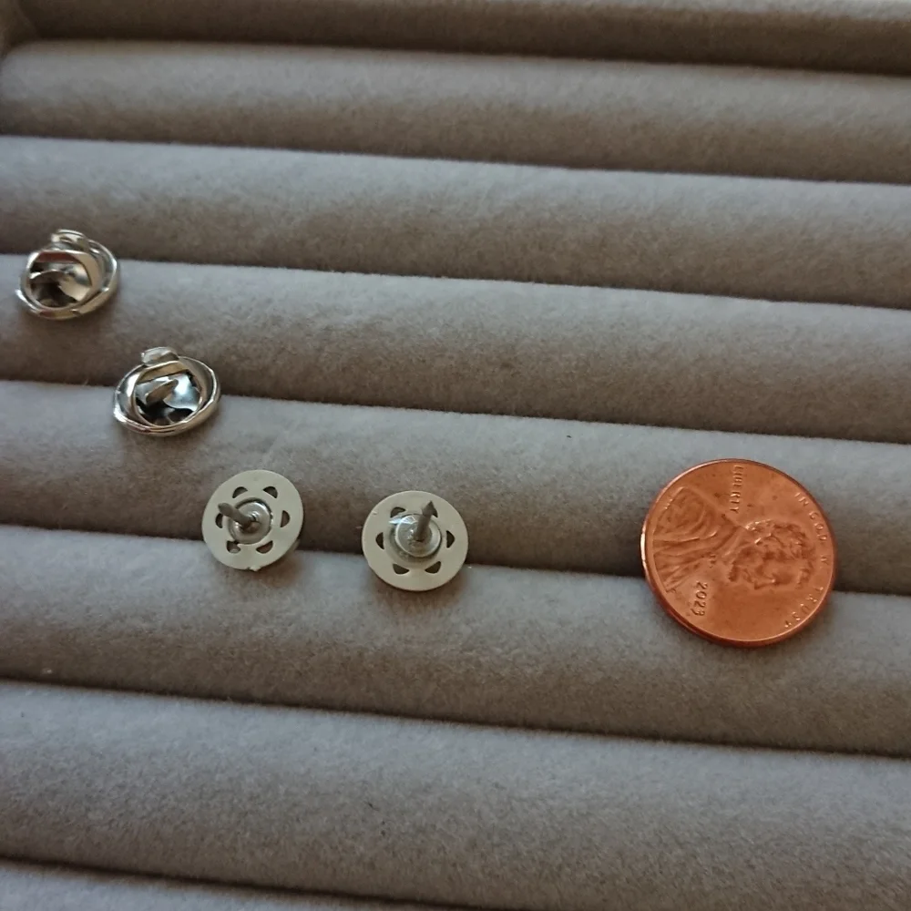 Faux pearl brooch/pins