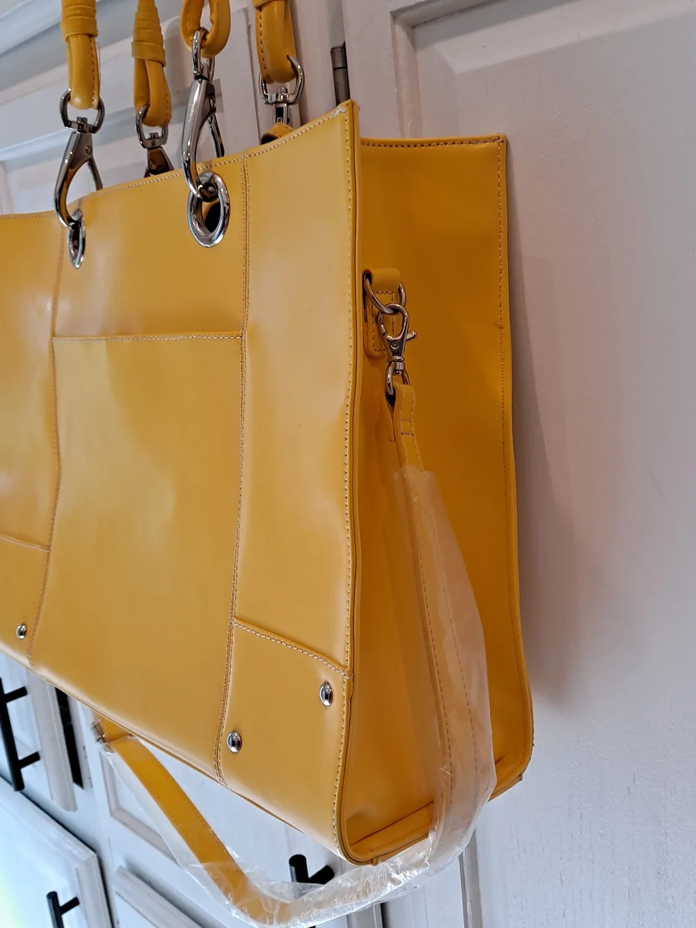Wilsons Leather leopard magnetic