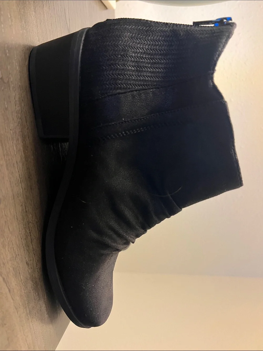 BareTraps stylish black