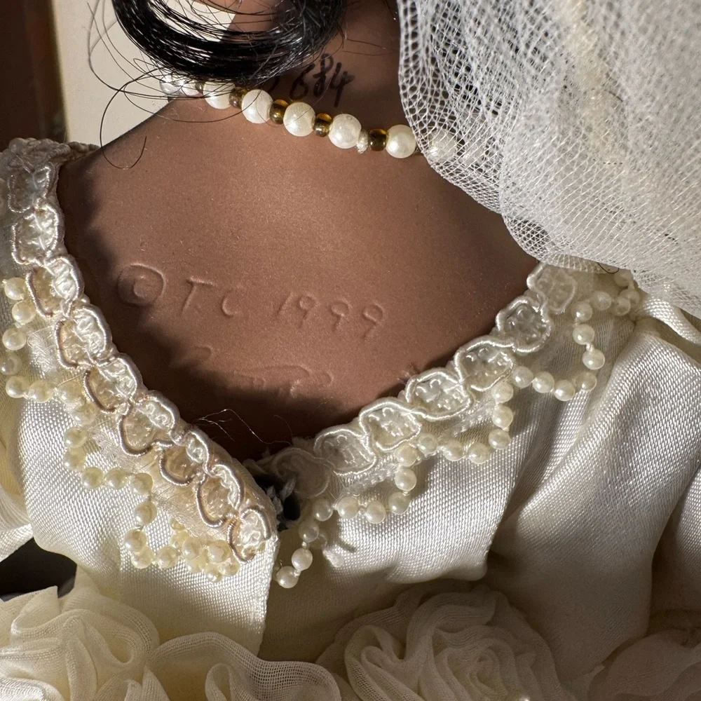 The Bradford Exchange elegant white