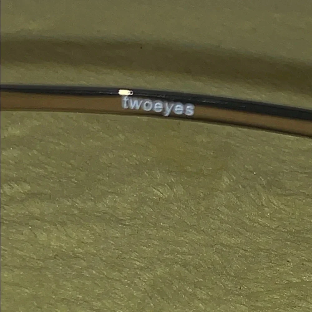 twoeyes 00 nwots +3