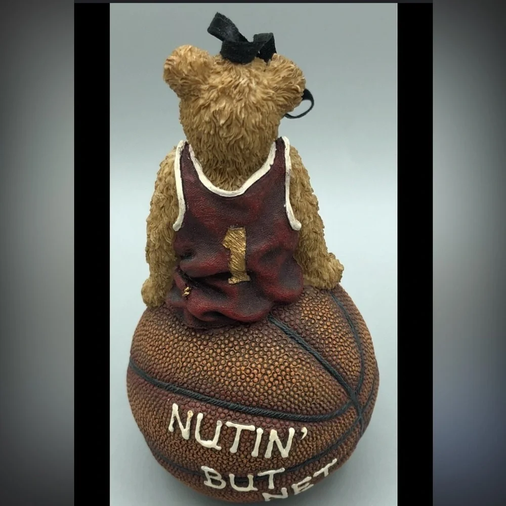 Boyds Bears basketball decor