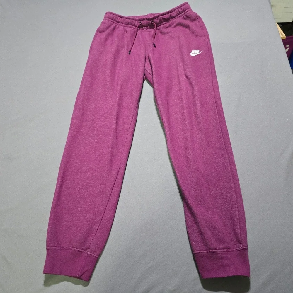 Nike Joggers Women Small Purple BV4095-610 Sportswear Essential Fleece Pants