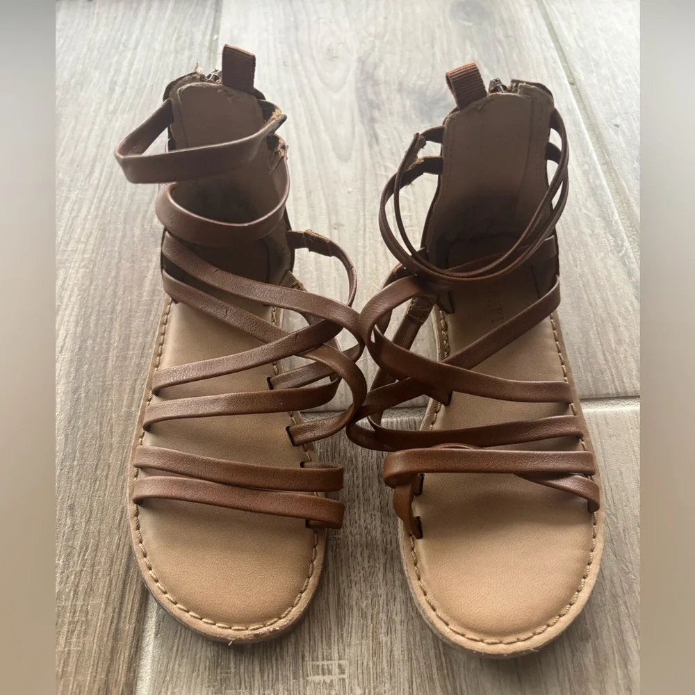 Brown Strappy Sandals kids size 9 in great condition
