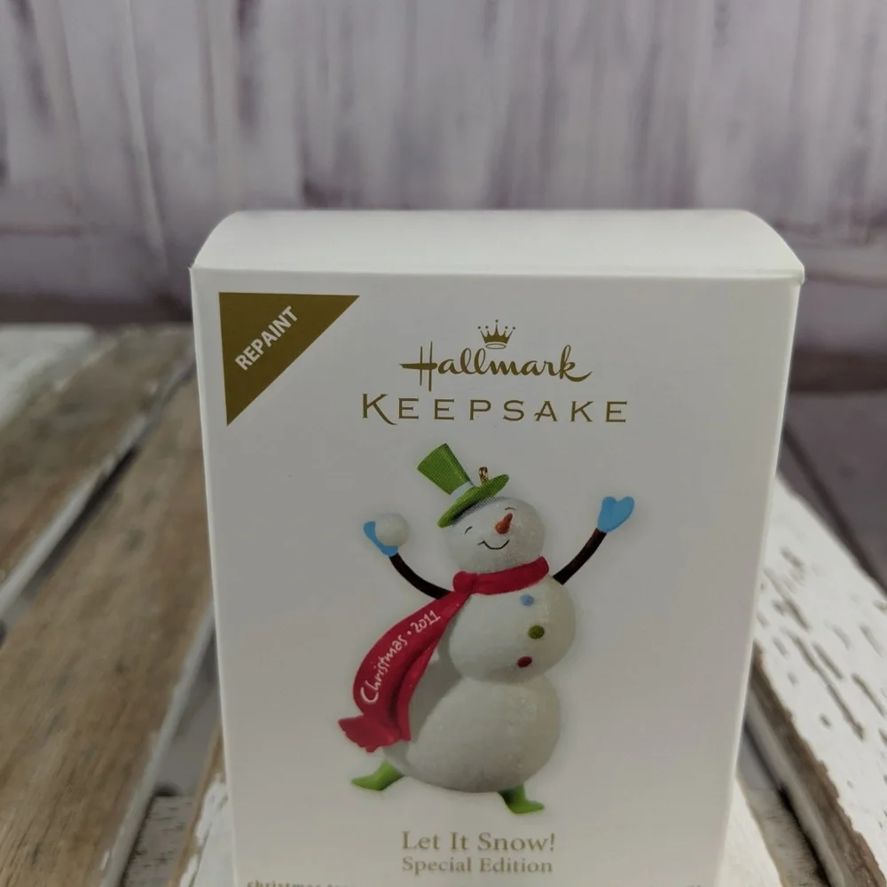 Hallmark keepsake ornament xmas tree let‎ it snow s