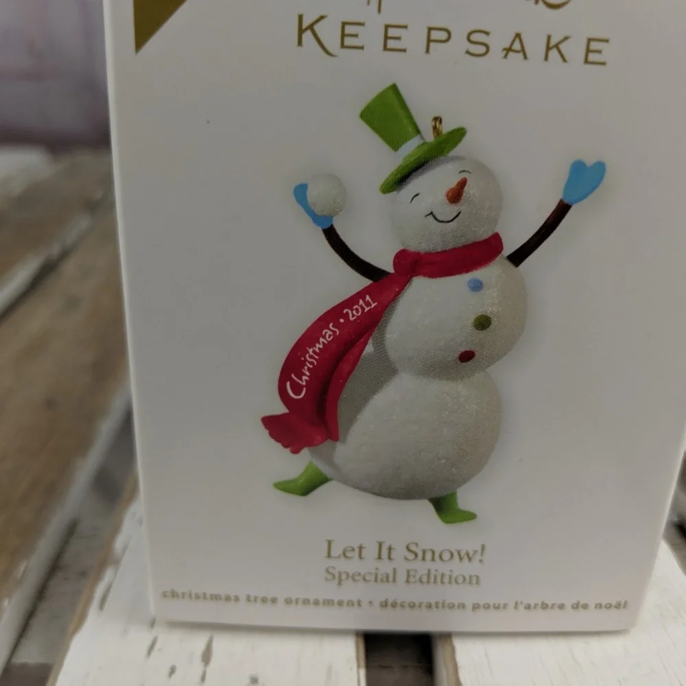 Hallmark like new